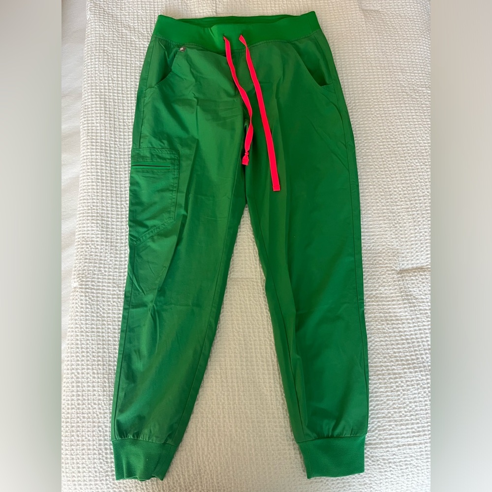 FIGS Safety Green Zamora FREEx Petite Jogger Scrub Pants
